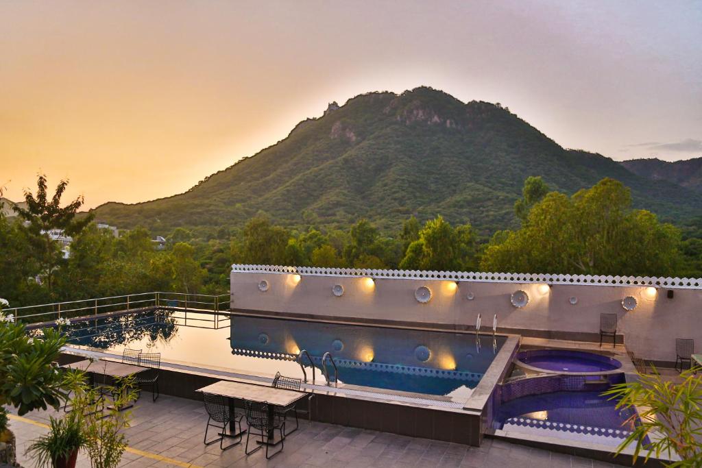 bamboo saa resort and spa udaipur_Udaipur Honeymoon Resorts