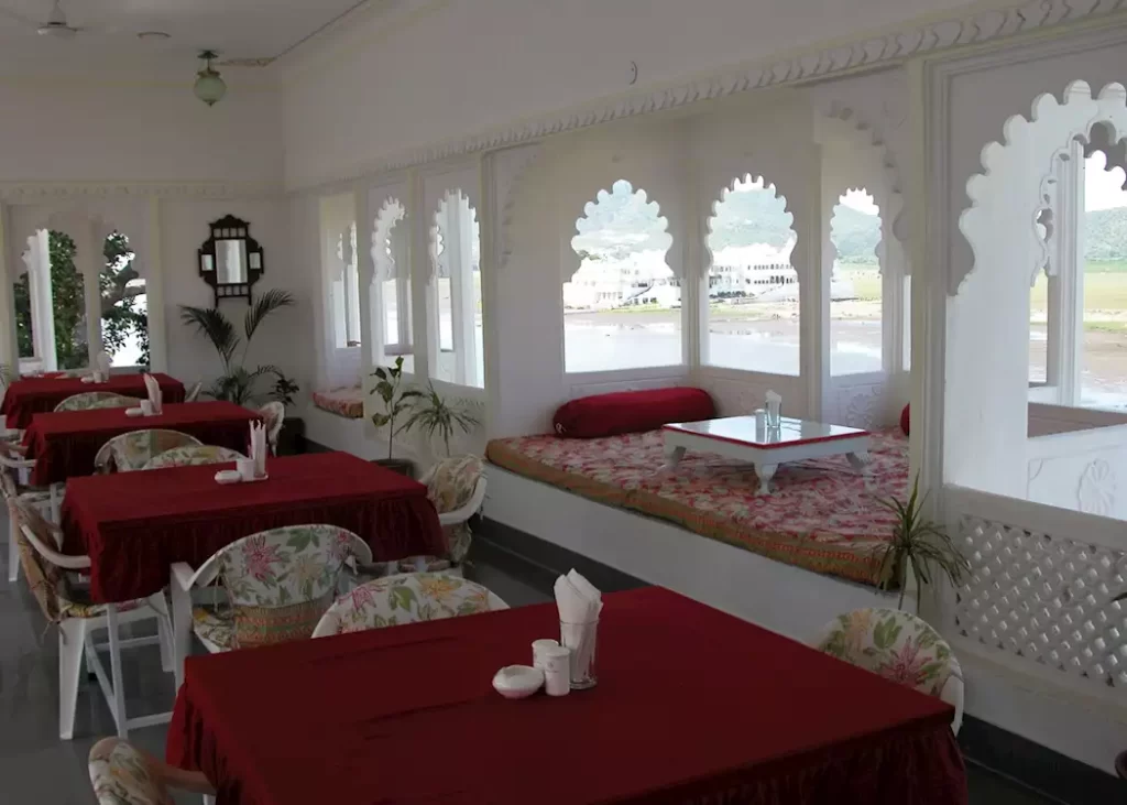 Chandani- Jagat Niwas Palace_rooftop_restaurant