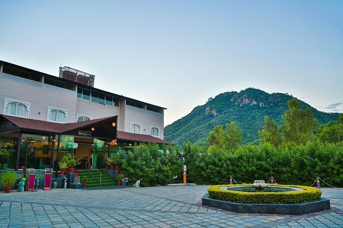 Top 10 Resorts Near Badi Lake Udaipur for a Relaxing Stay 5 Bamboosaaresortandspa