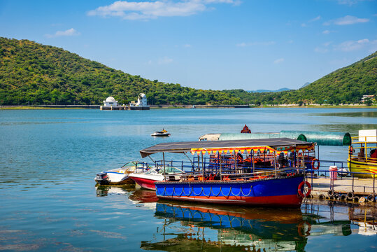 Top 10 Places to Visit in Udaipur with Family 9 Fateh Sagar Lake